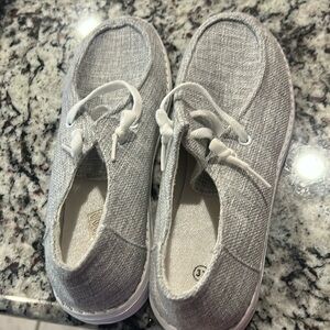 Brand new casual shoes